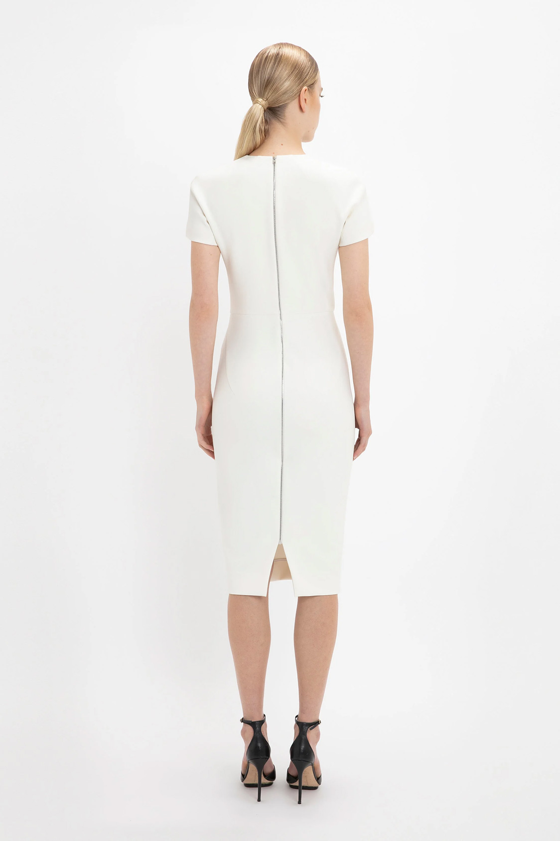 VictoriaBeckham_FittedT-shirtDressInWhite_WHITE_1323WDR004940A_Back_Model4_JPG_0d9d002d-e565-491a-a0ce-90de374adb2d_2200x